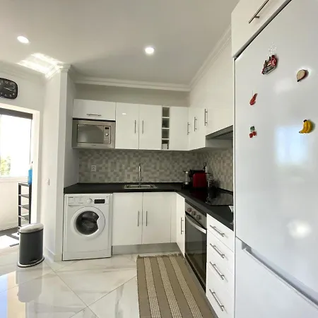 Crystal By Homing Apartment